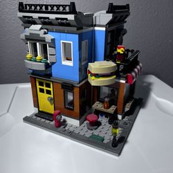 LEGO story corner sandwich shop building