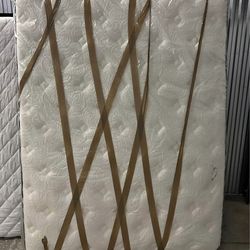 Rooms To Go: Heather Rose Queen Size Mattress and Box Spring Like New