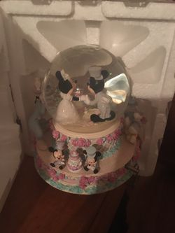 Disney Mickey Minnie Wedding March Music Box Snowglobe