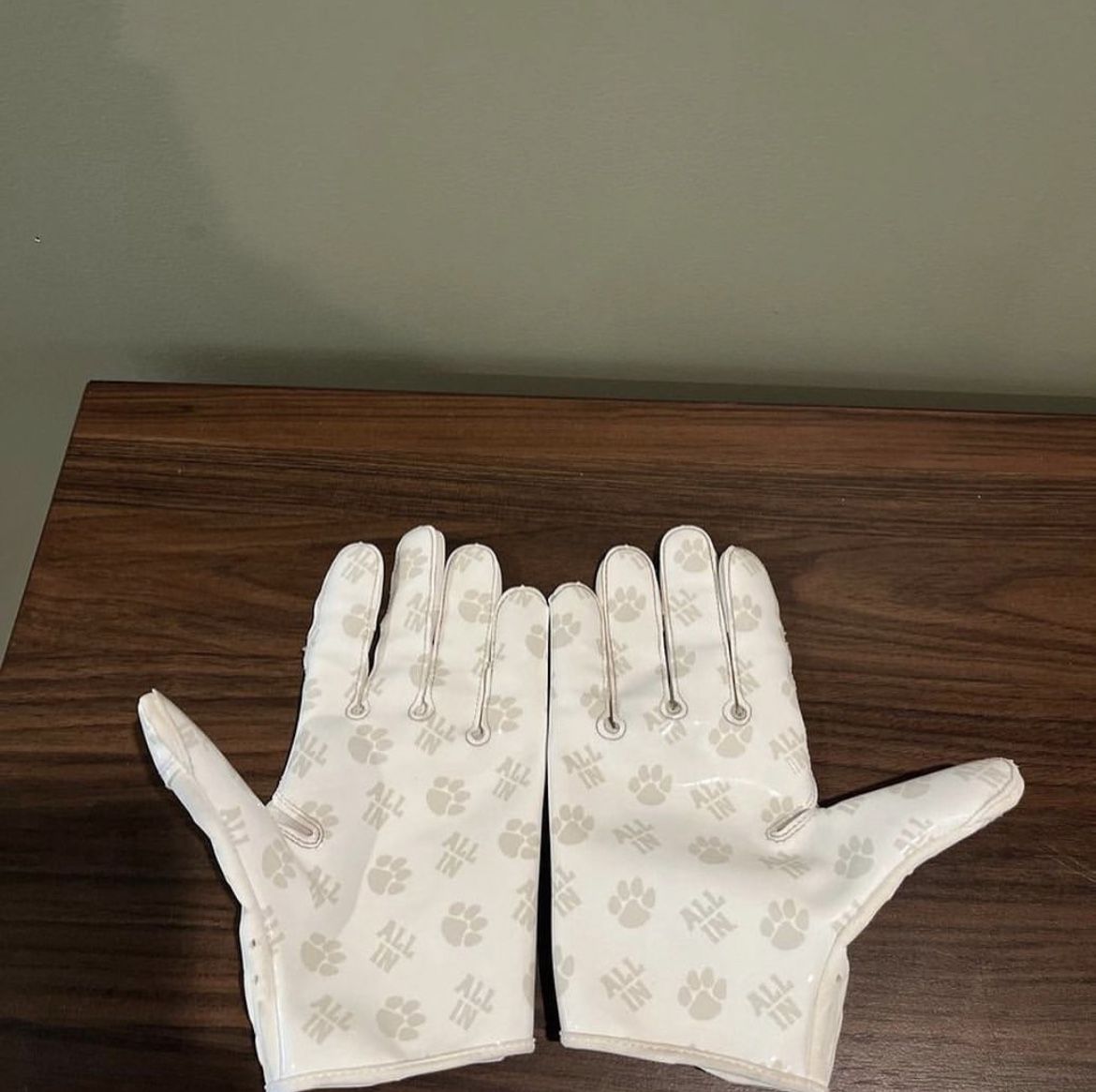 Clemson football gloves for Sale in Miami, FL - OfferUp