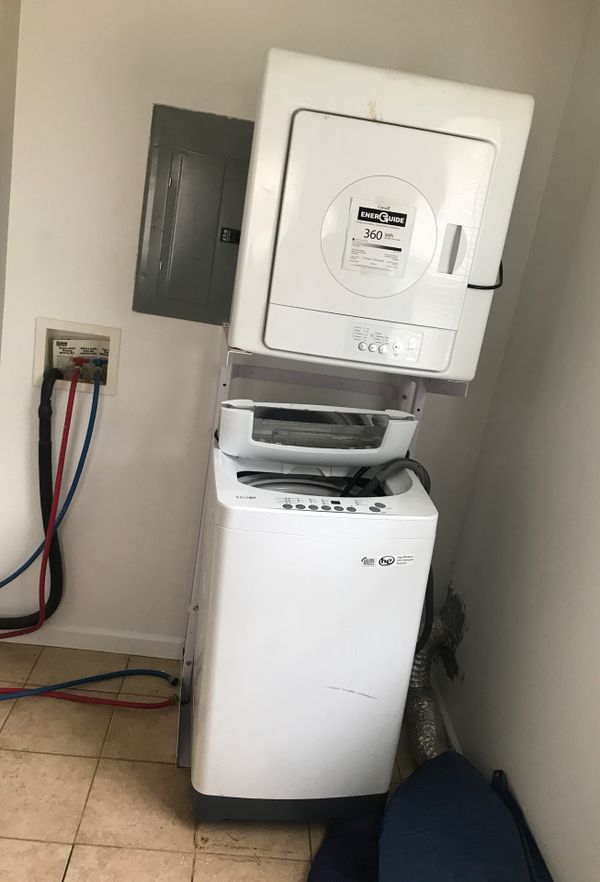 Stackable apartment sizes washer/dryer for Sale in