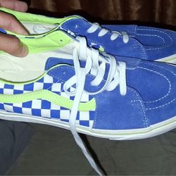 vans size 10.5 shoes 50 dollar each cada una  