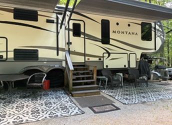 2017 Montana 35 ft. Mountain Getaway or Hot the Road