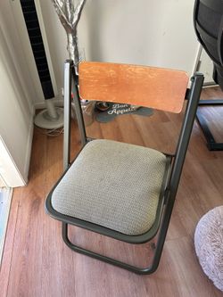 Folding chairs (4), cushioned, brown