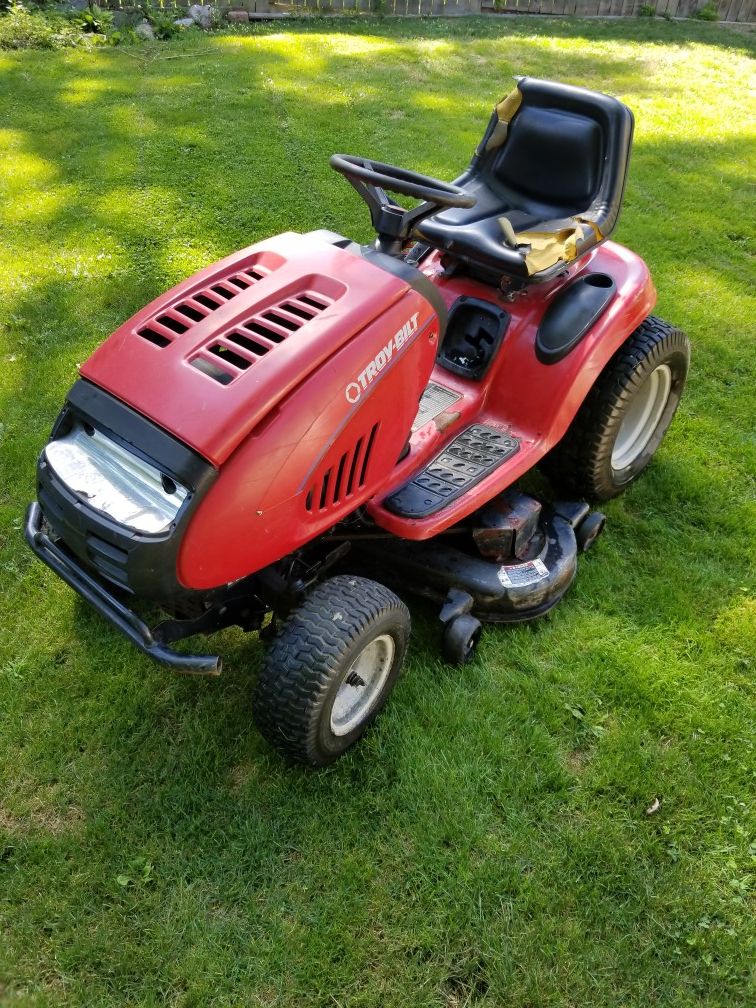 Troy Bilt Mulcher GT 22hp 46" rider mower