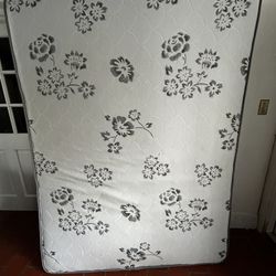 Queen Bed / Cama Tamaño Queen