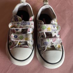 Girl Converse Size 8