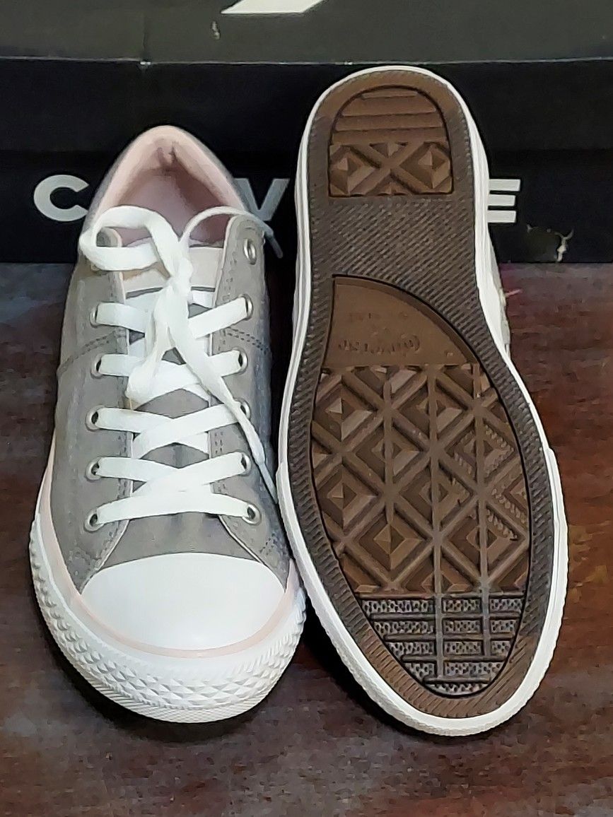 New Grey Converse Size 5 Youth