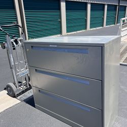 3-Drawer Lateral Filing Cabinet W/ Lock & Key! 