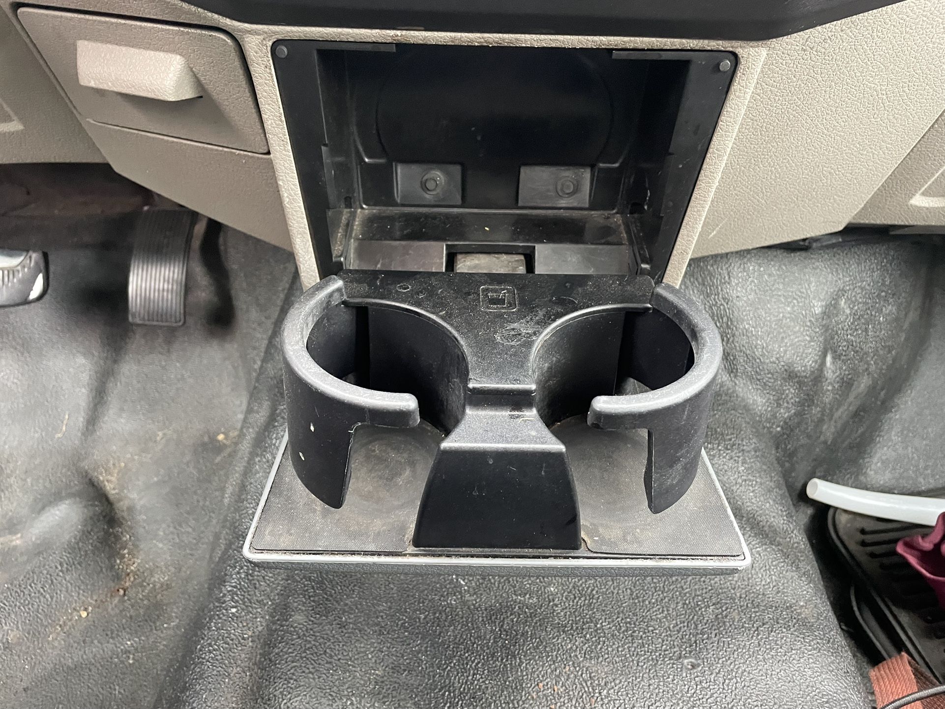 Ford F250 F350 F450 Dual Cup Holder Part