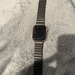 Gold Apple Watch SE 42MM For Sale!