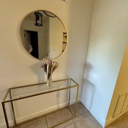 Table & Mirror 