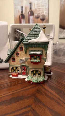 Dept 56 - North Pole Series (The Glacier Gazette )