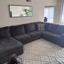 Grey Ashley Ballinasloe Right Arm Facing Sectional 