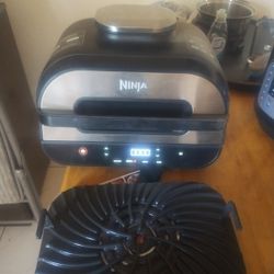 Ninja Foodi Smart XL Grill And Air Fryer AG551ME Black And Stainless Steel 3.8L