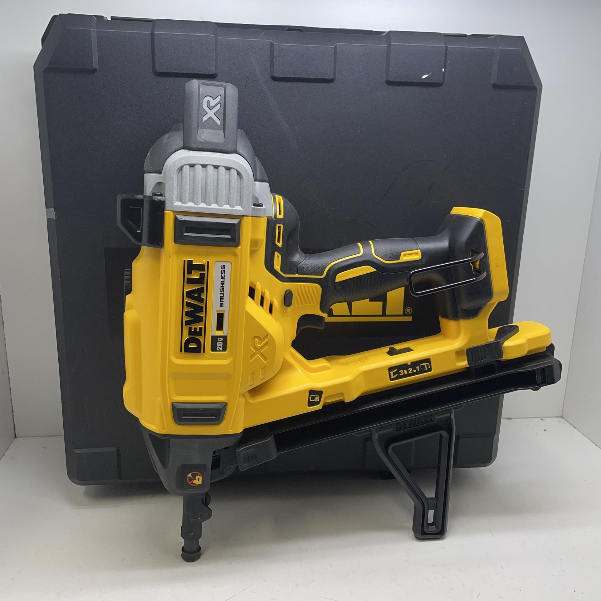 Dewalt 20v Brushless Concrete Nailer 203480/12