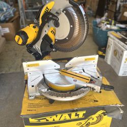 DEWALT 15 Amp Corded 12 in. Compound Double Bevel Miter Saw