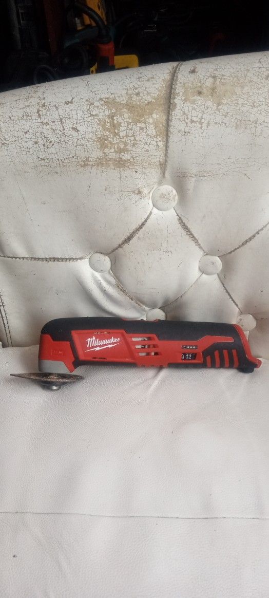 Multi TOOL Milwaukee M12es