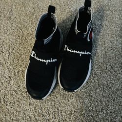 Size 2 Grade School Champion Shoes