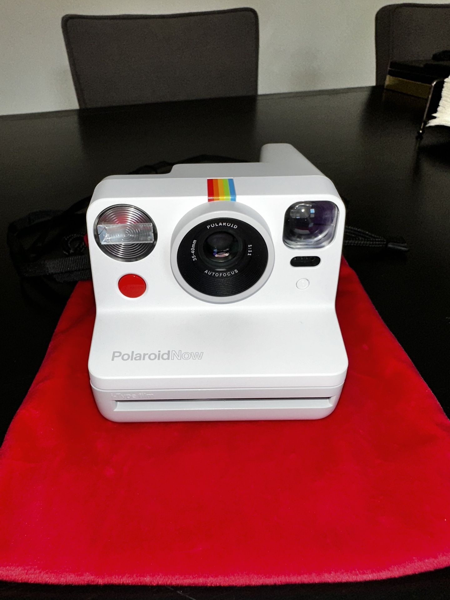 POLAROID i- TYPE NOW INSTANT FILM CAMERA