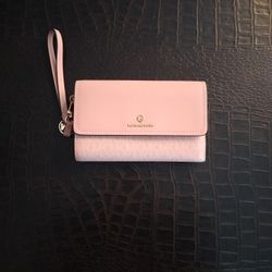 Michael Kors "Women's Wallet", Excellent Condition!!!