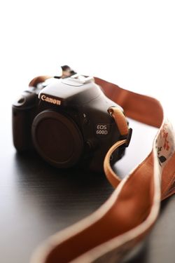 Canon EOS 600D (Rebel T3i) Body