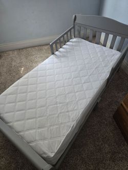 Toddler bed with mattress