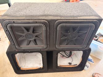 Kicker L7 12” subwoofers  w/Box