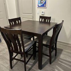 Wooden High table With 4 Stools 
