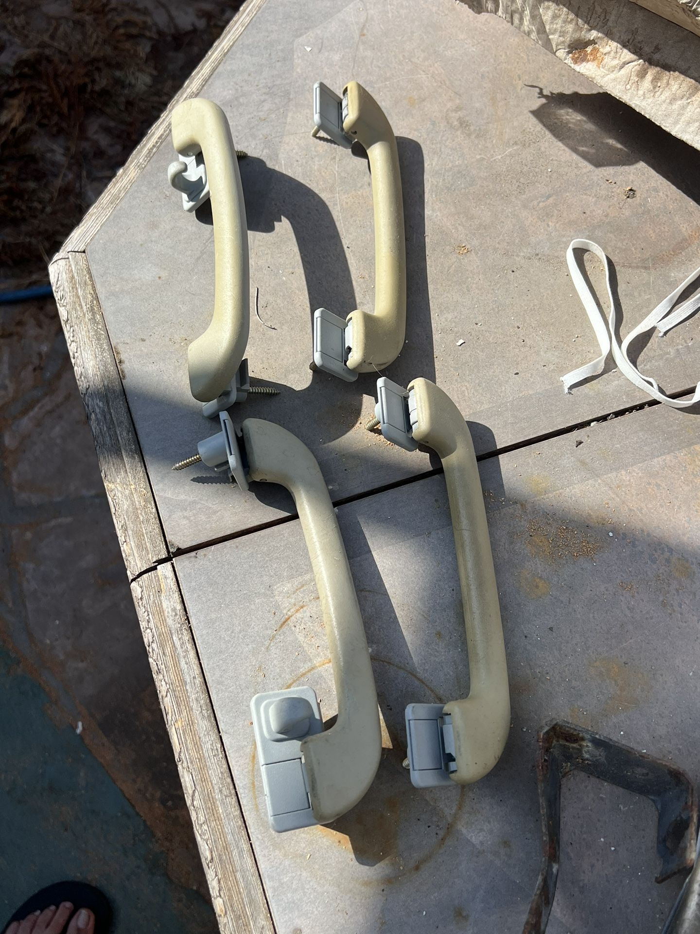 W210 Grab Handles