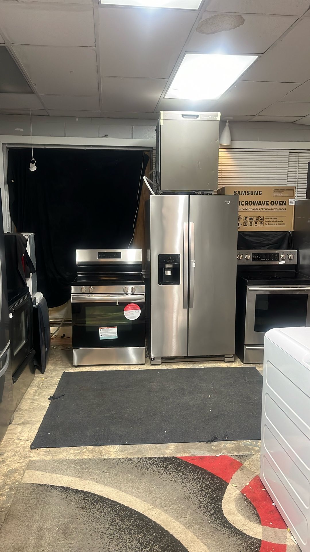 Refrigerator Stove Dishwasher