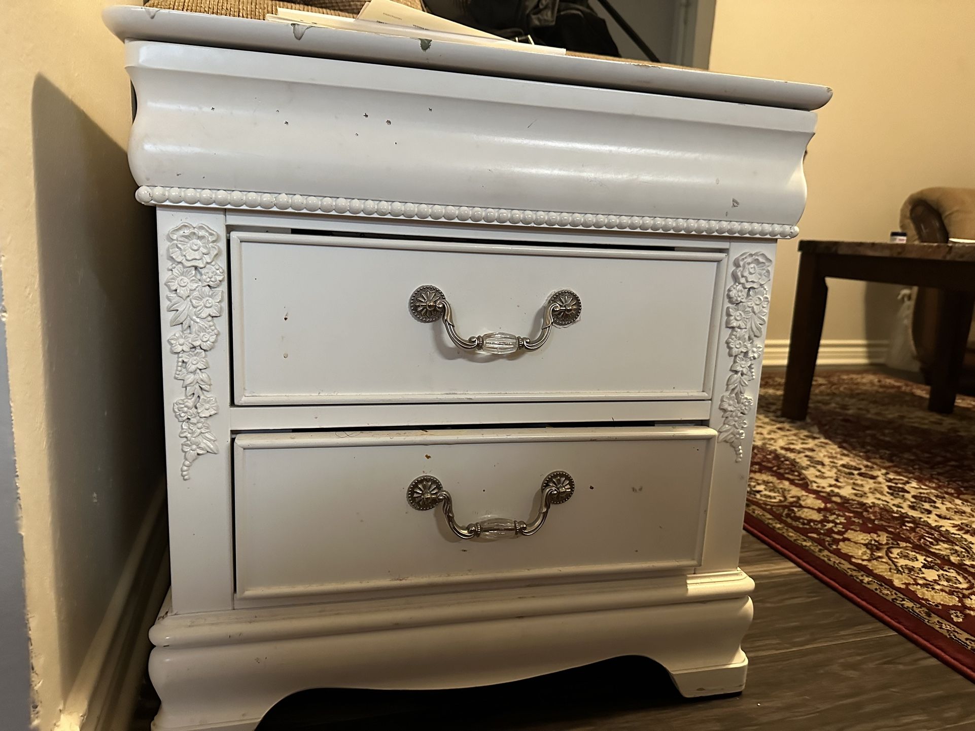 Queen Size Dresser Queen Size Drawer , White Color 