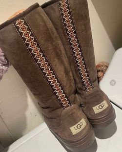 Ugg brown boots size 8 w