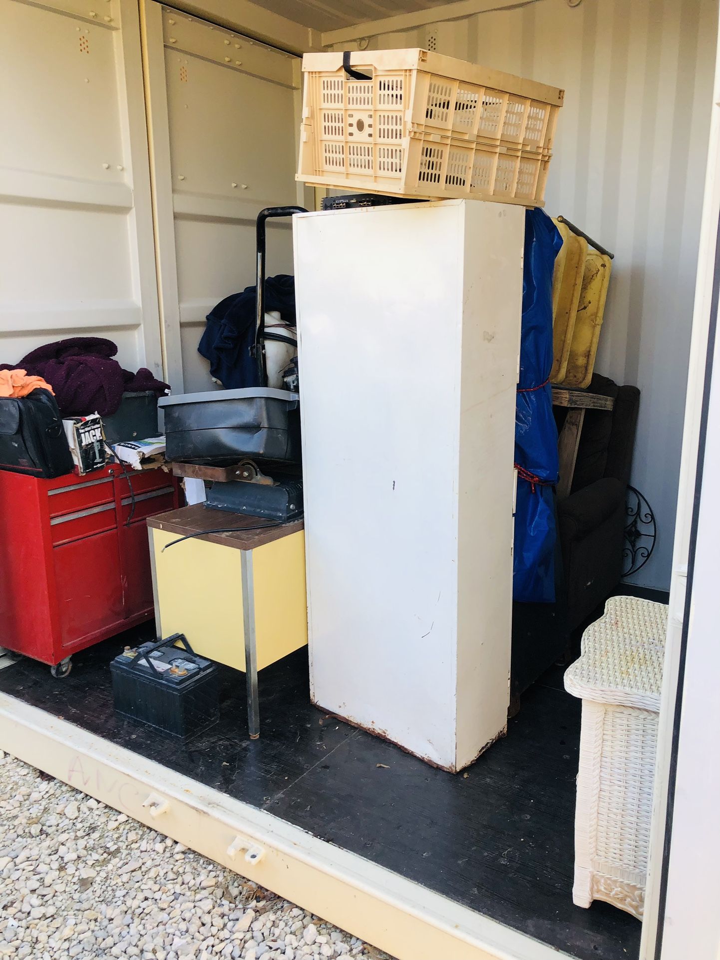 Yard Sale 902east South 1th, Lot5, Lake breeze Rv Park