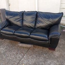 Black Leather Couch 