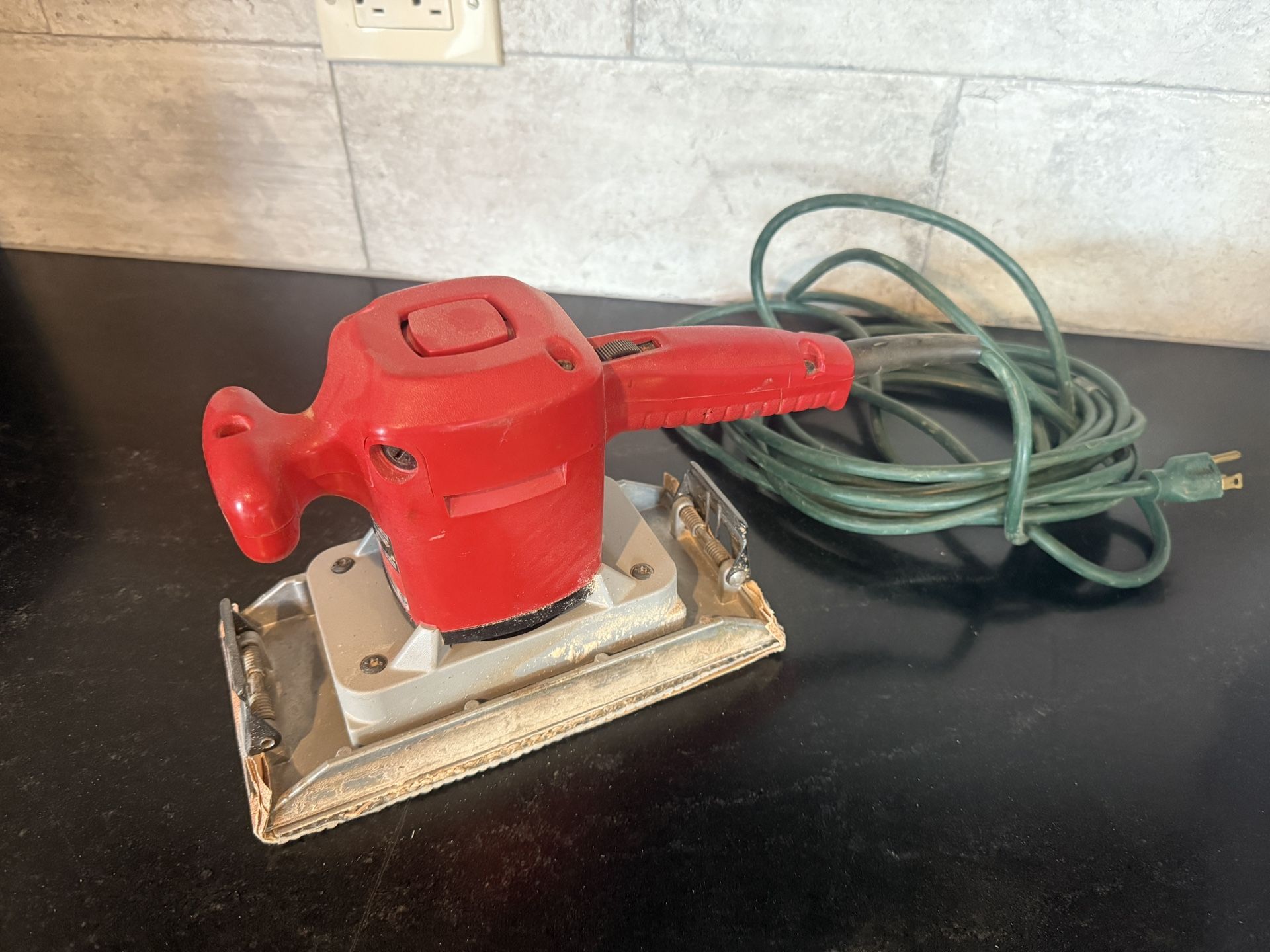 Milwaukee Sander