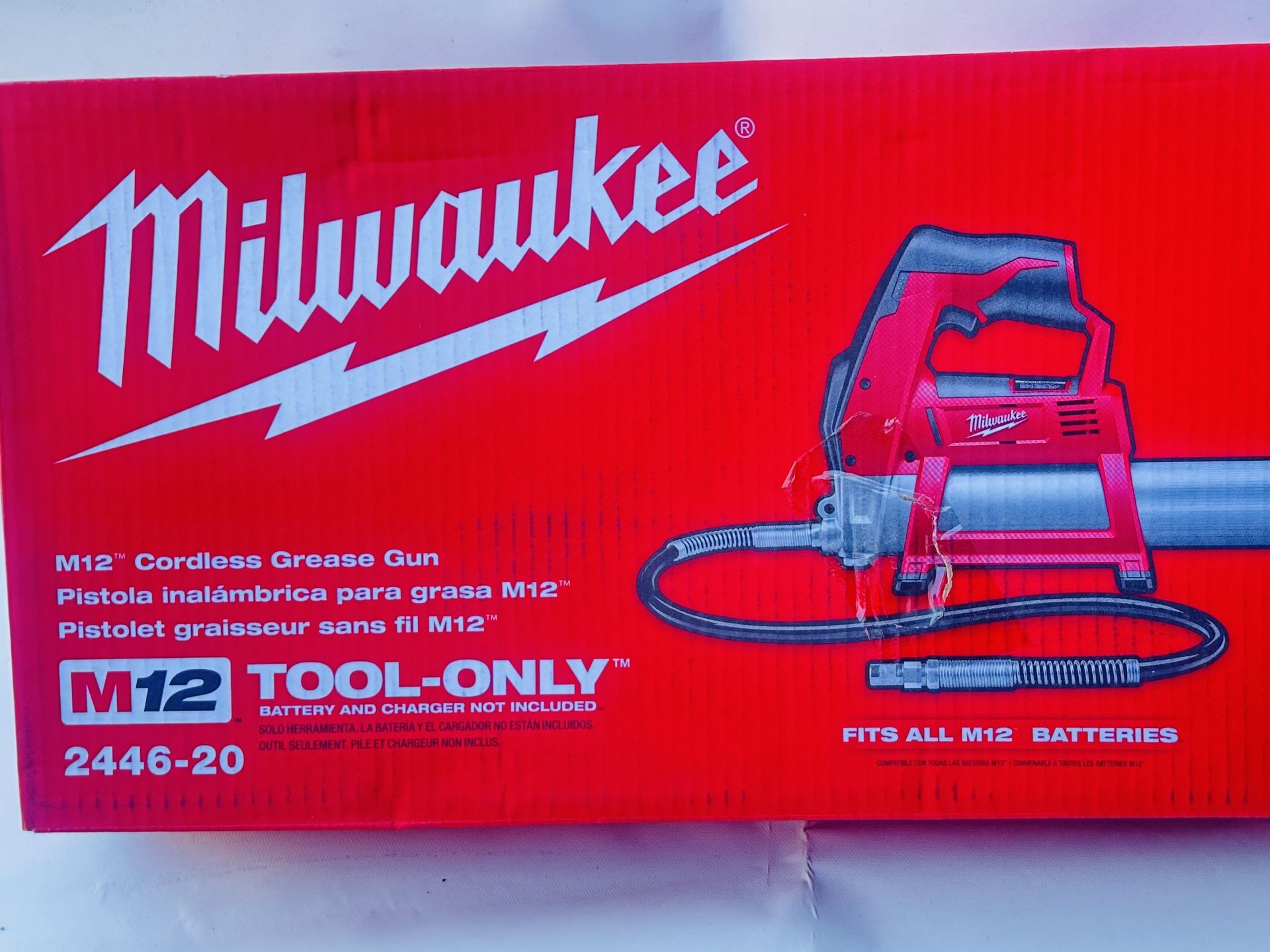 Milwaukee, M12 12V Lithium-Ion Cordless Grease Gun