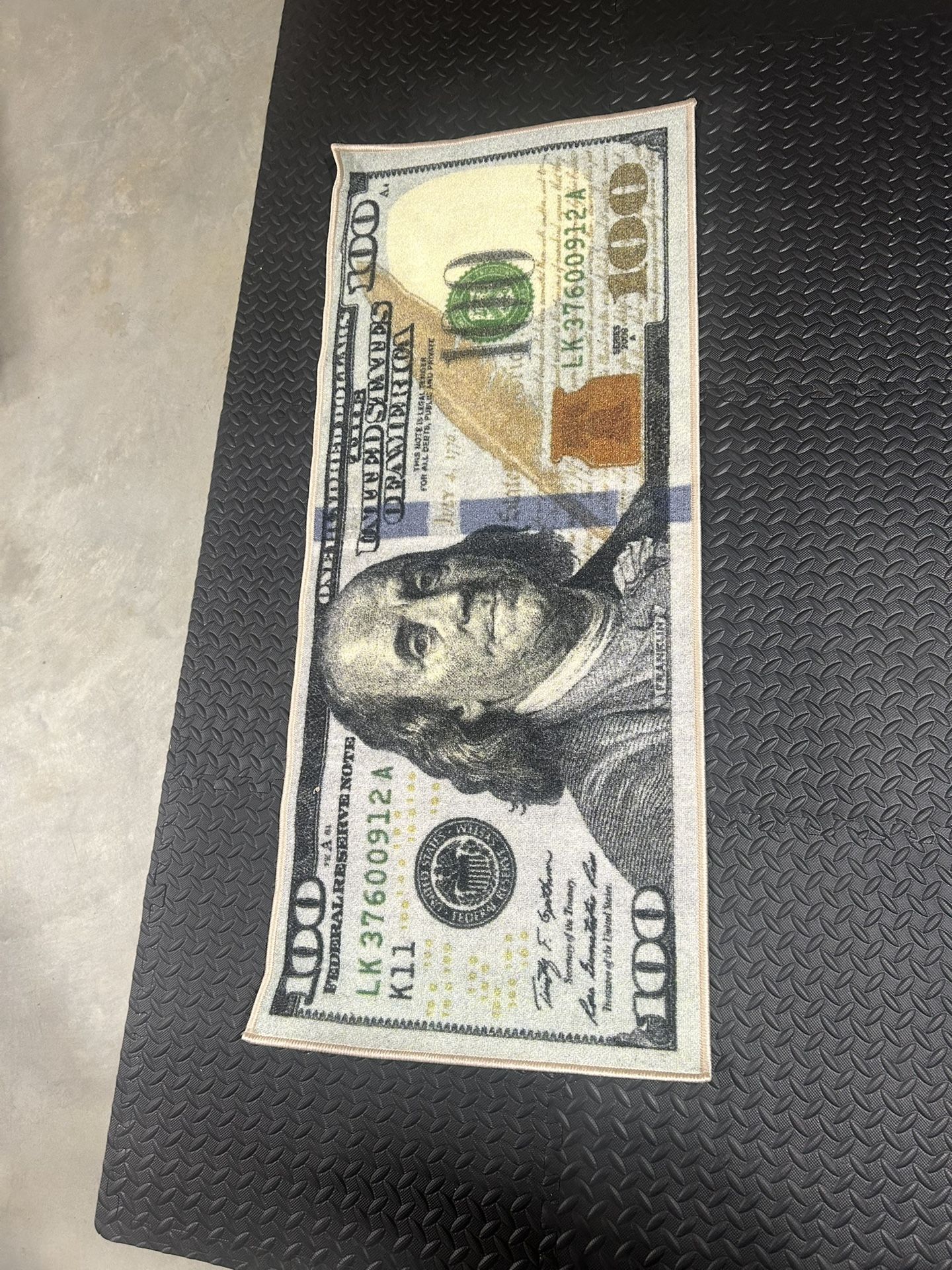 Rug 100 Dollar Bill