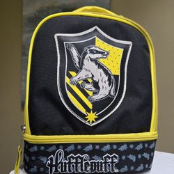 HUFFLEPUFF LUNCH TOTE 
