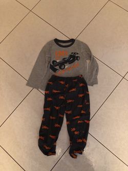 Boys pajamas size 5t