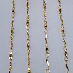 10 Yards Saturn Beads: Electro Plated Gold Chain. / Cuentas De Saturno: Cadena En Baño De Oro.
