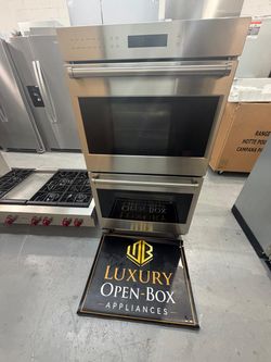 Wolf 🐺 30” Double oven with store warranty and delivery and installation available! Call us !