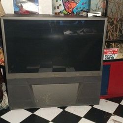Mitsubishi 720p TV (Working Condition)