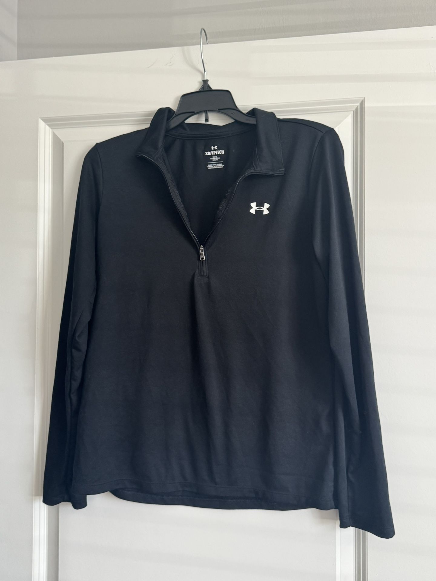 Under Armor long sleeve black zip top