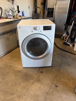 Kenmore gas dryer in very good working condition. Delivery is available. 30 day warranty.ablo espanol.