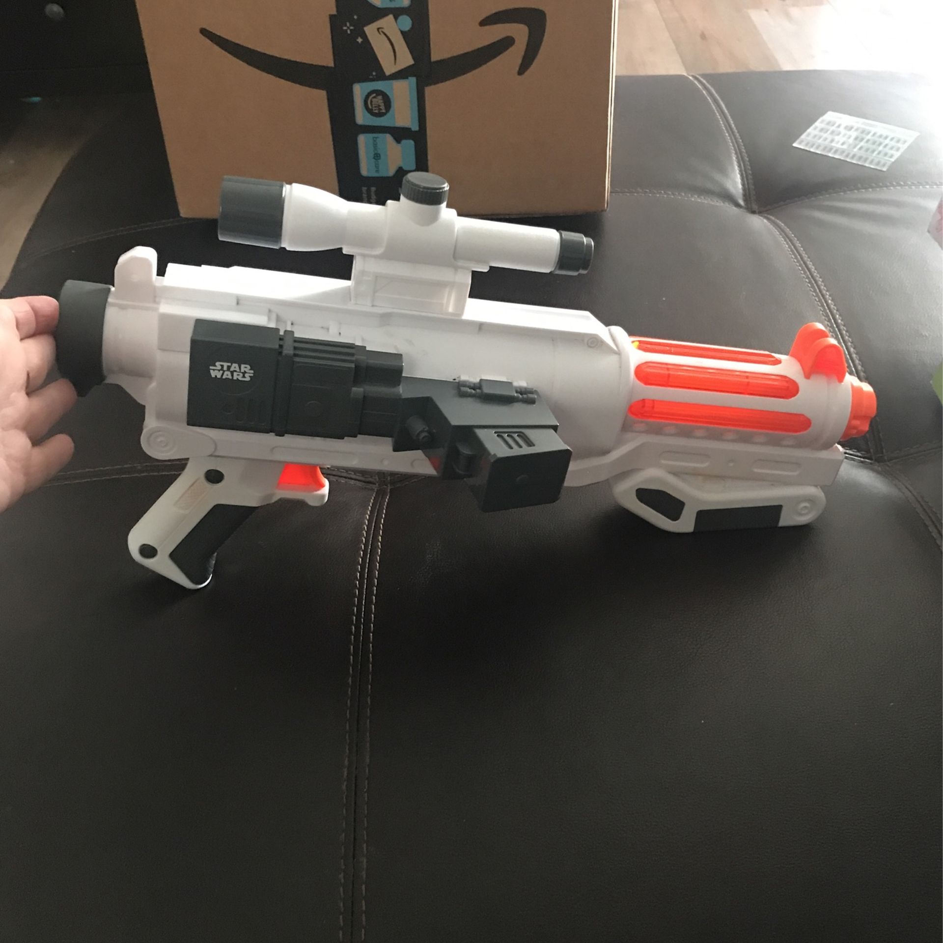Star Wars Nerf Gun With Site And Trigger Lights And Sound And Holds 6 Foam Bullets
