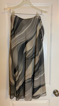 Kenneth Cole midi skirt 100% silk size 6