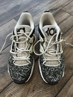 Men’s Nike Basketball Shoe