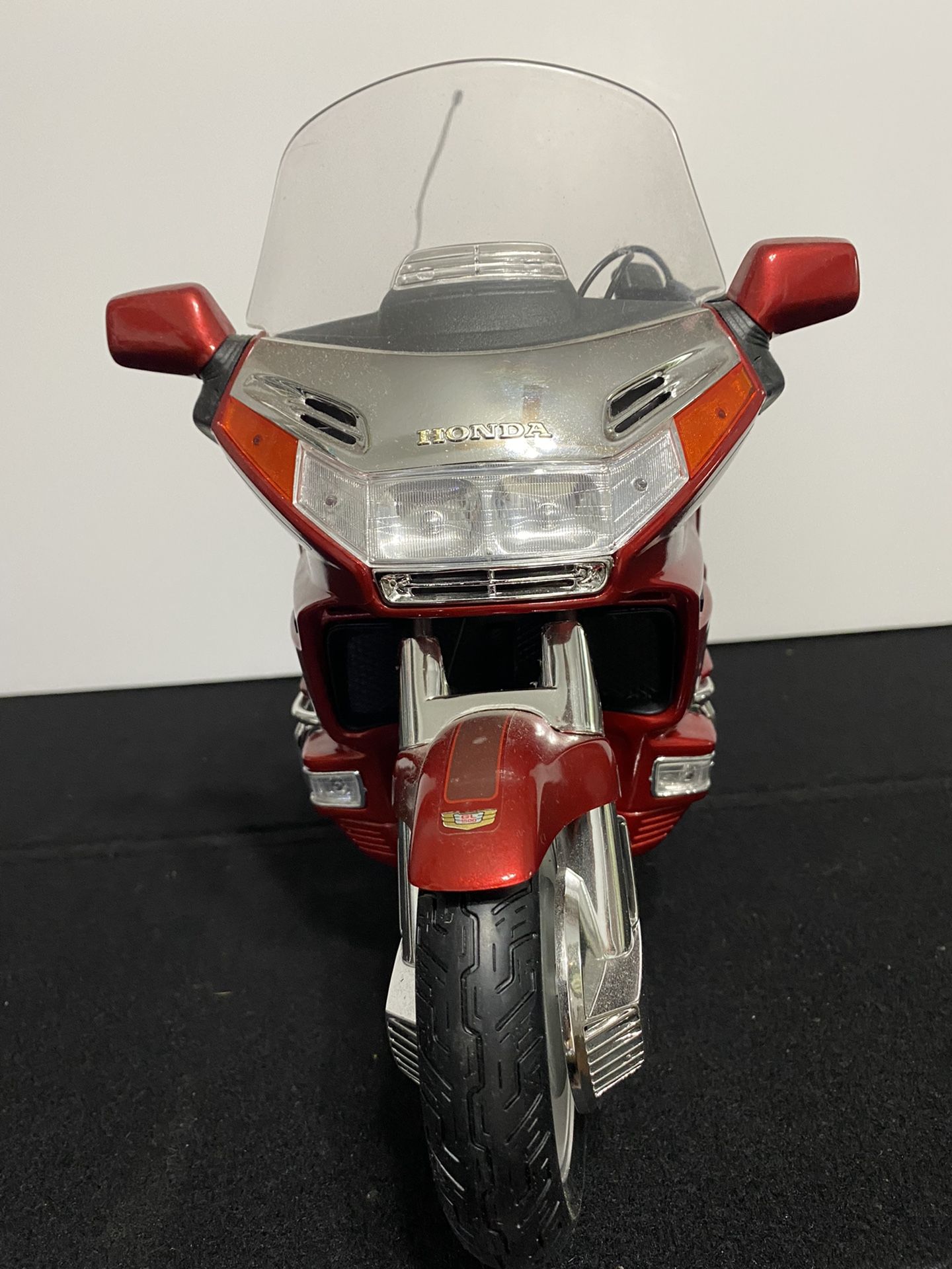 MODEL HONDA GOLDWING 1500 SE scale 1:6 by GUILOY.