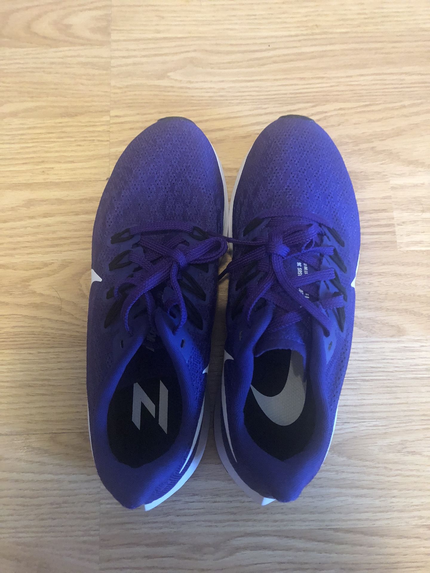 Women’s New Nike Zoom Shoes Size 7